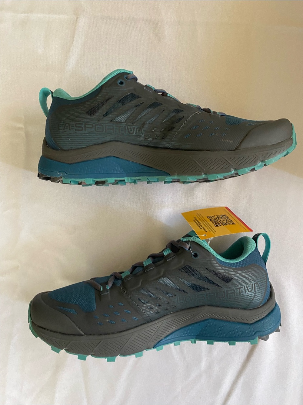 La Sportiva Jackal II Gray Mountain Running Shoes with Teal | Women’s 8 | NWT